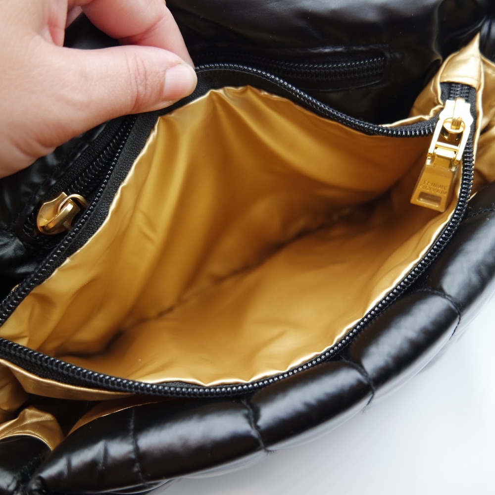 Think Royln Black Bar Bag Quilted Puffer Crossbody Bag Gold Chain & Webbed Strap - Picture 12 of 12